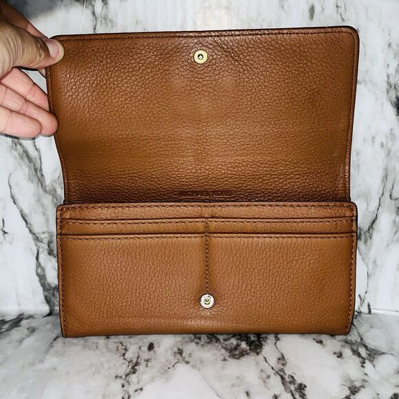 MICHAEL KORS Fulton Leather Carryall Pebble Flap Snap Closure Wallet Brown/Gold - Picture 4 of 8